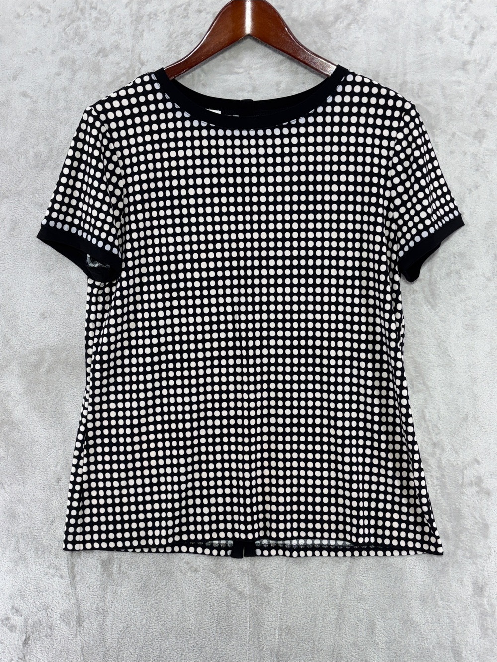Anne Klein Polka Dot Short Sleeve Back Button Closure Blouse Size M--NWT